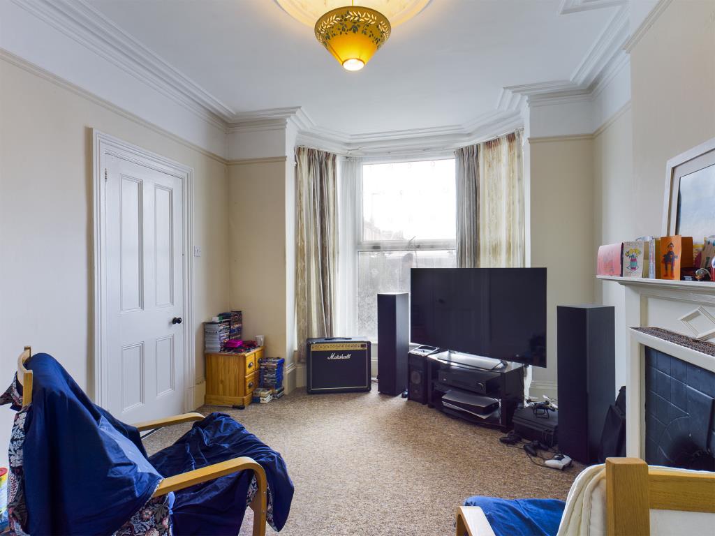 Lot: 52 - TWO, TWO-BEDROOM SELF-CONTAINED FLATS FOR INVESTMENT -